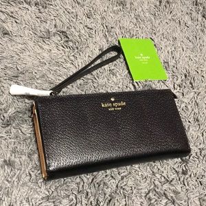 Kate Spade wristlet wallet